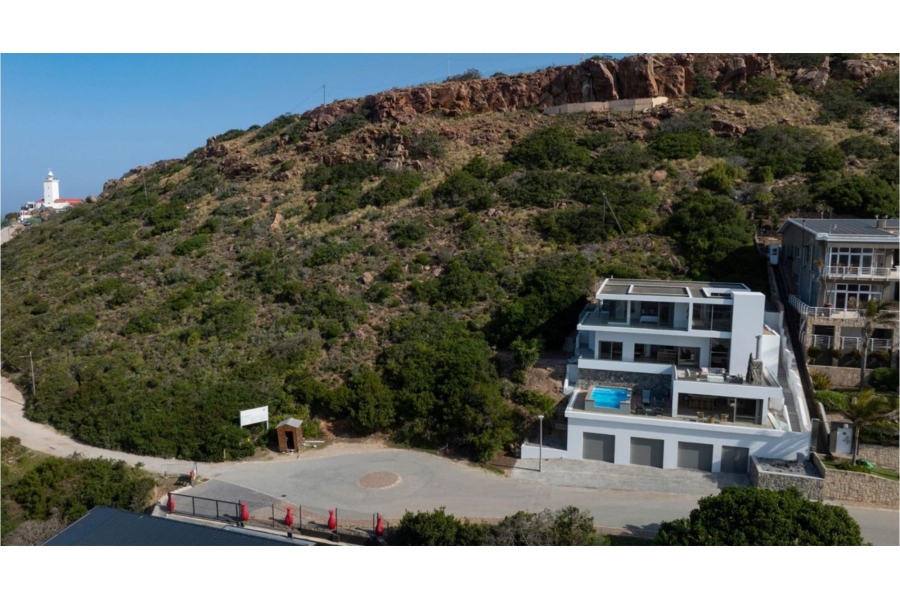 4 Bedroom Property for Sale in Mossel Bay Central Western Cape